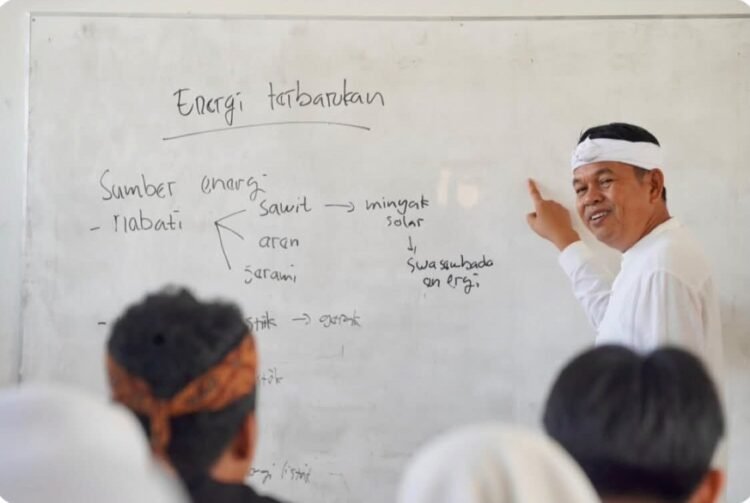 Awas Titipan di Sekolah Maung, Gubernur Jabar Ancam Copot Kepala Sekolah dan Publikasi Orang Tua