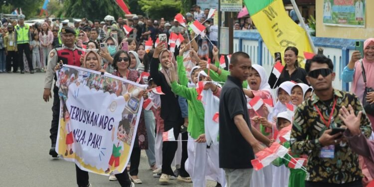 “Teruskan MBG nya Pak” Sambut Presiden Prabowo di Gorontalo