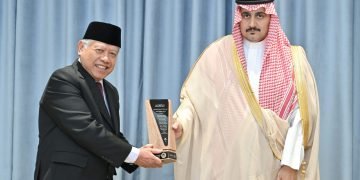 Jembatan Budaya Dua Negara: Universitas Majma’ah Gelar Wisuda Perdana Kursus Bahasa Indonesia